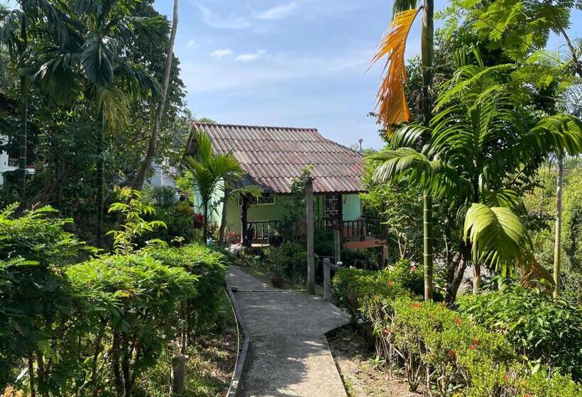 بنسيون Chalisa Bukit House Lanta