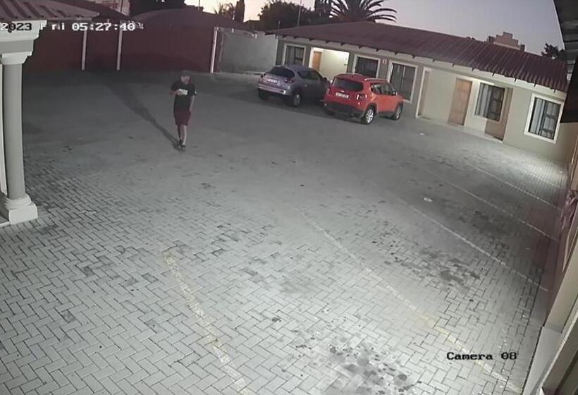 ペンション Elson Lodge