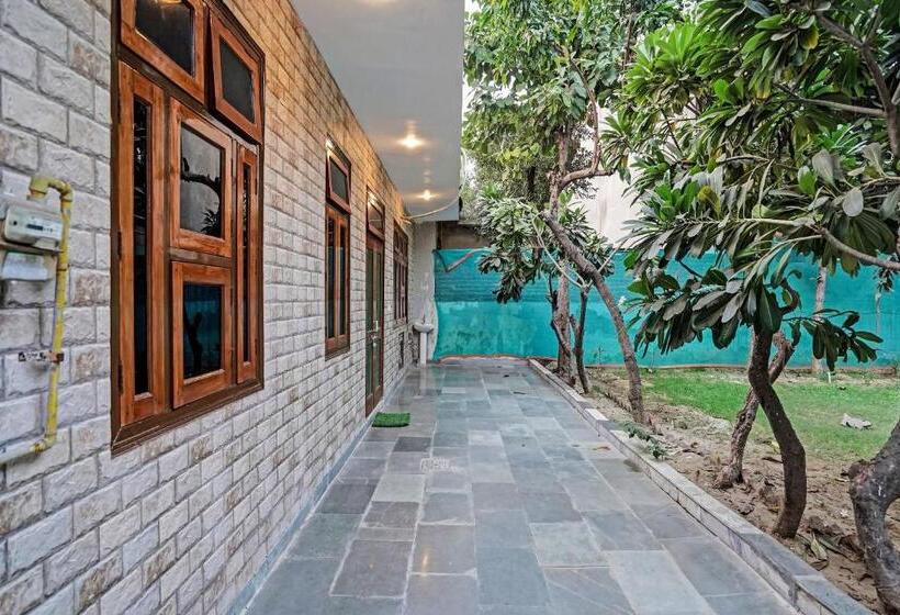 פנסיון Jain Residency