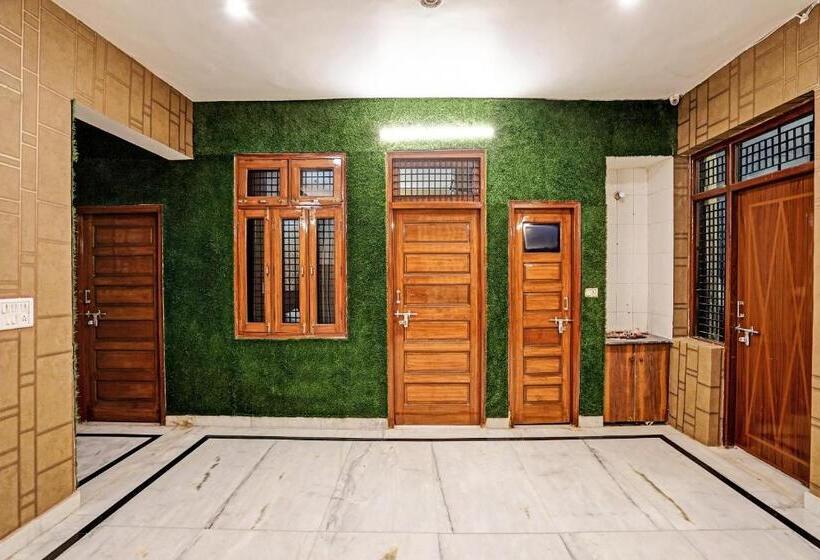 פנסיון Jain Residency