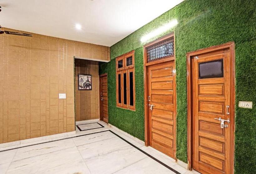 פנסיון Jain Residency