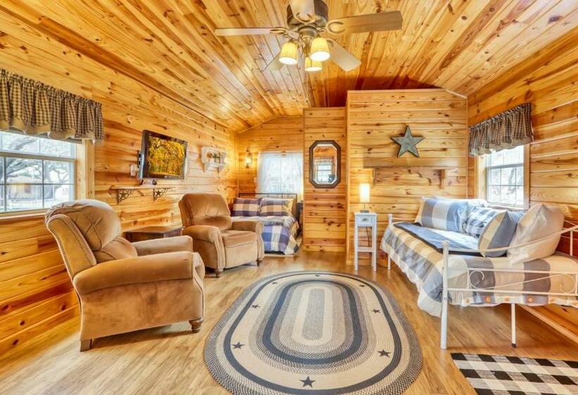 פנסיון Kara S Cottage