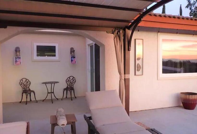 ペンション Magic Villa Overlooking Pool Oasis