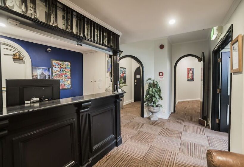 هتل Albion Of Auckland