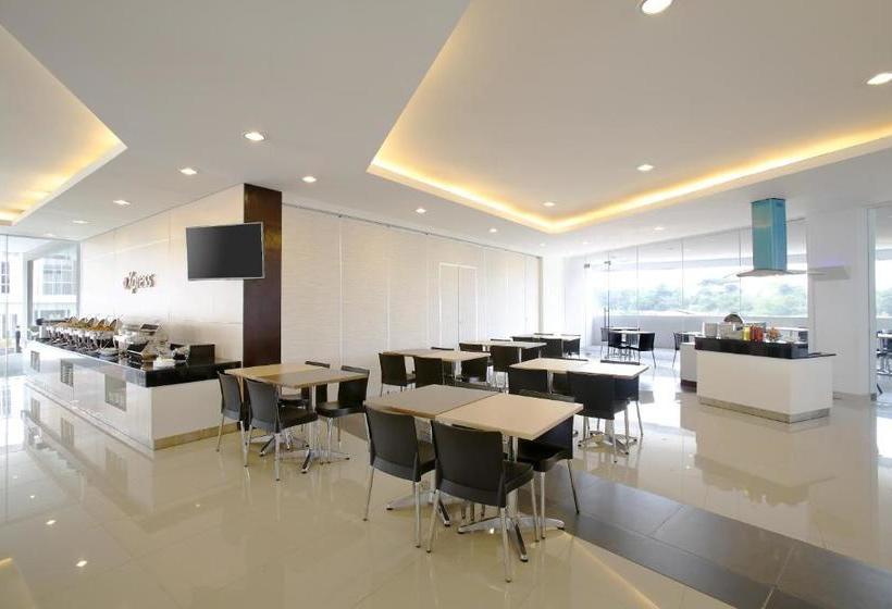Amaris Hotel Karawang