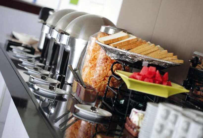 Amaris Hotel Pasar Baru