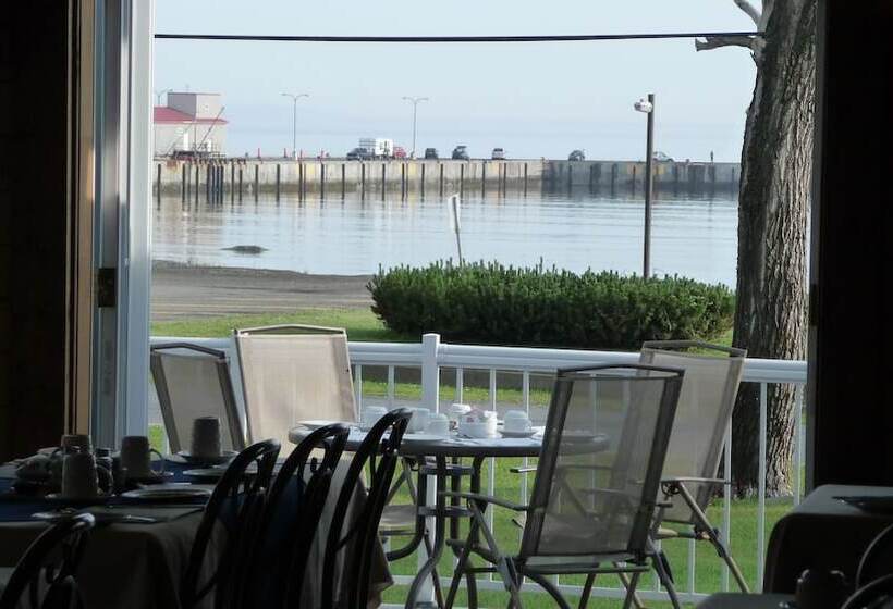 ホテル Auberge Seigneurie Des Monts