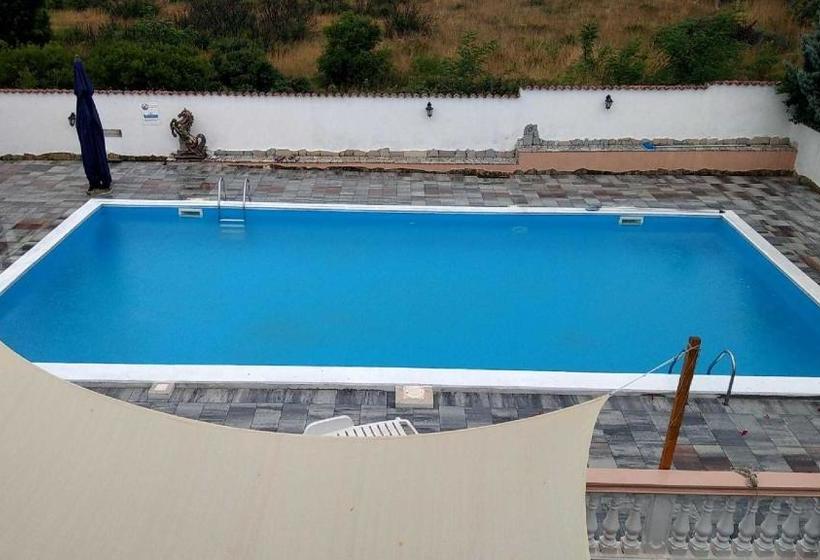 בית מלון כפרי Aurora