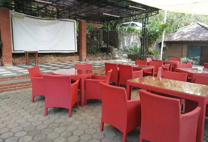 Отель Bukit Alamanda Resort & Resto