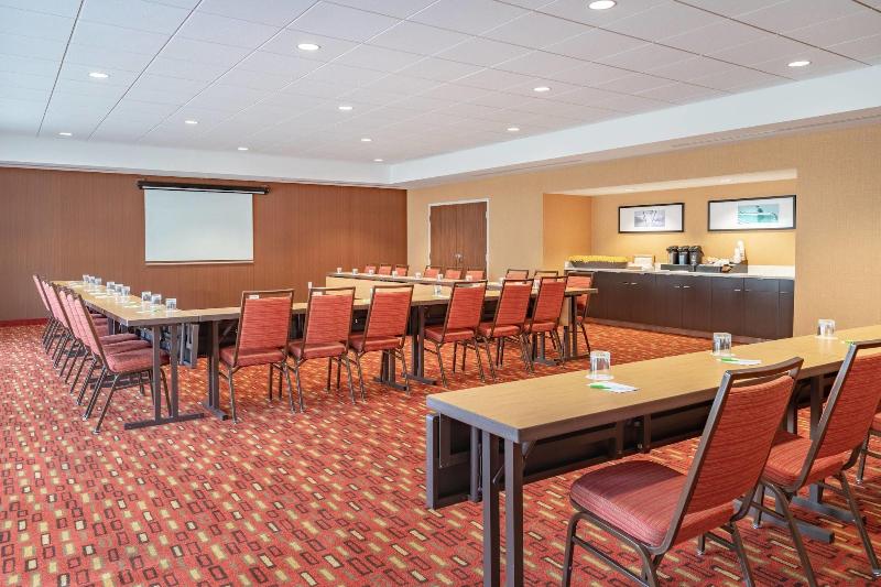 ホテル Courtyard By Marriott Wilkes Barre Arena