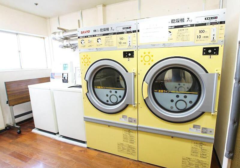 מלון כמוסות Capsule Inn Osaka