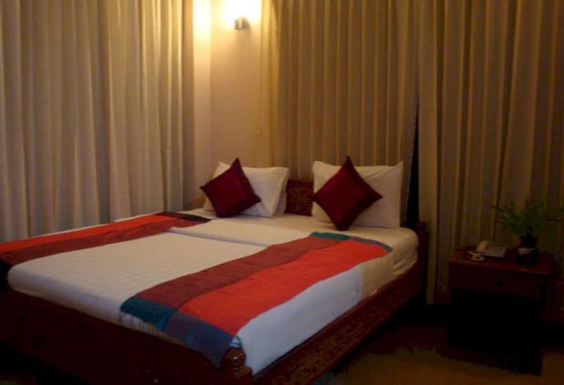 ホテル Emerald City