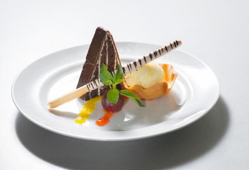 Brits Hotel Puri Indah