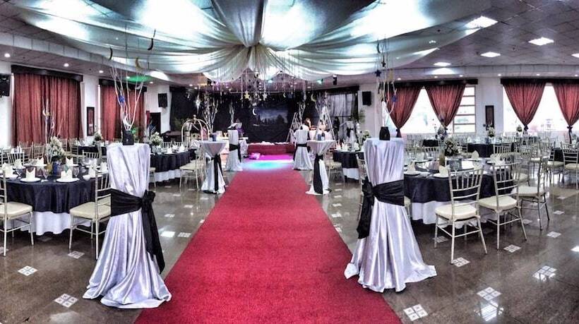 בית מלון כפרי The Golden Pine