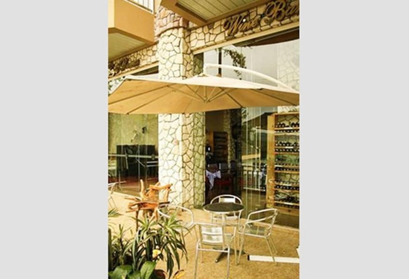 בית מלון כפרי The Golden Pine