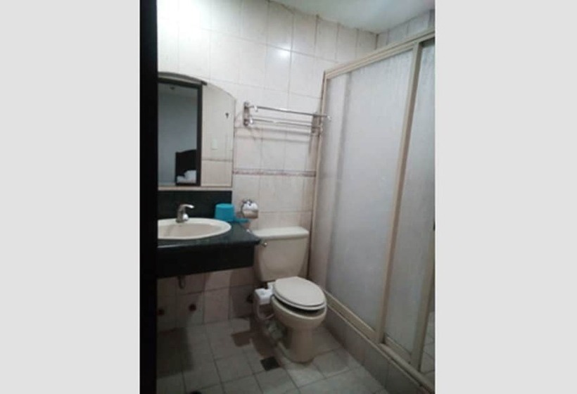 בית מלון כפרי The Golden Pine