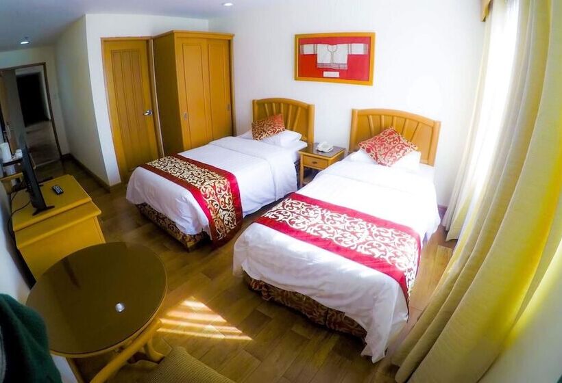 בית מלון כפרי The Golden Pine