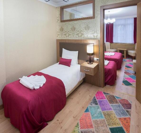 Grand Zentrum Hotel & Cafe Restaurant   Taksim Square