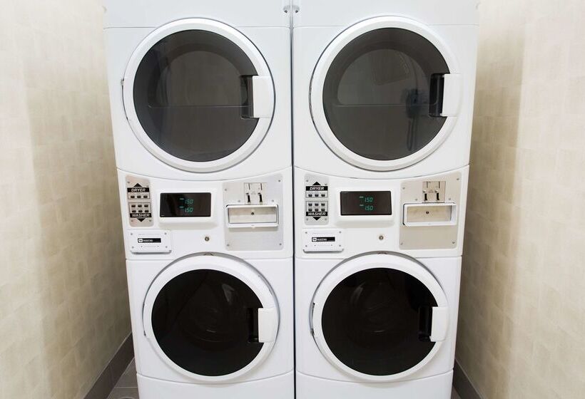 فندق Hampton Inn By Hilton Lloydminster