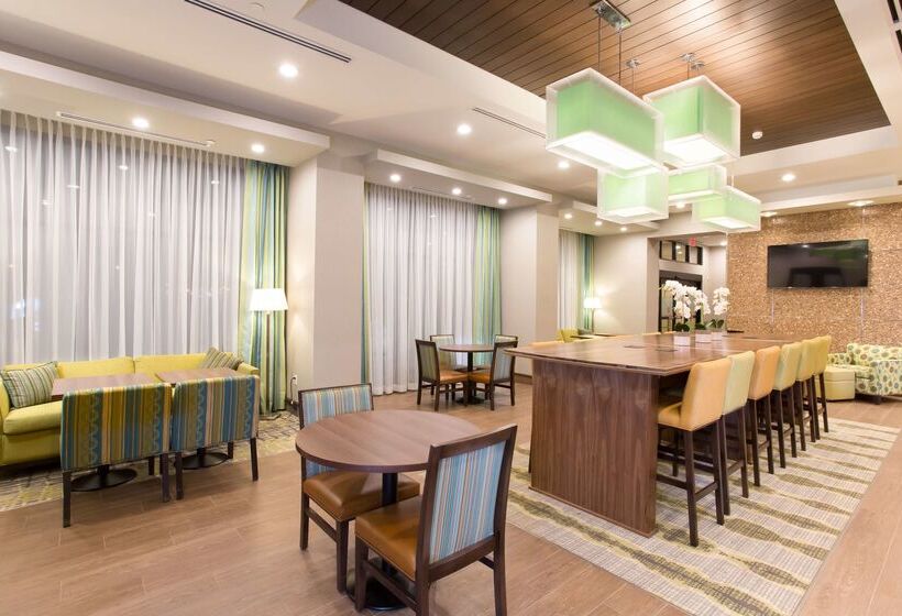 فندق Hampton Inn By Hilton Lloydminster