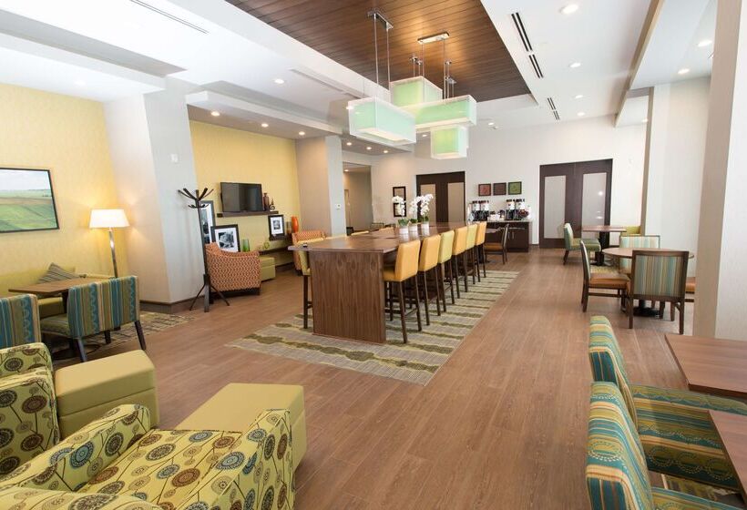 فندق Hampton Inn By Hilton Lloydminster