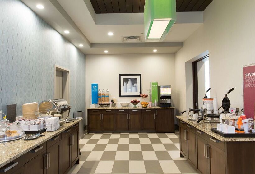 فندق Hampton Inn By Hilton Lloydminster