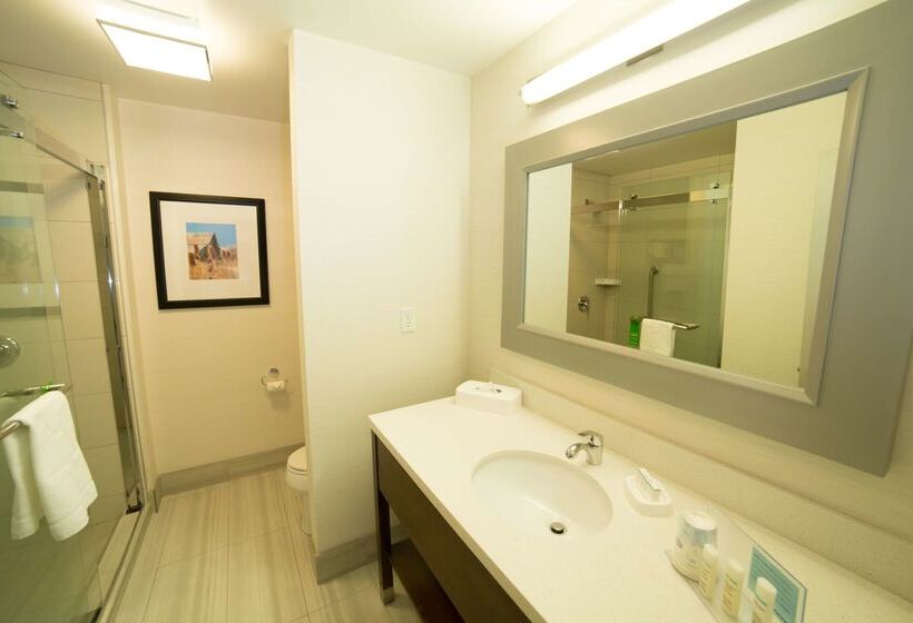 فندق Hampton Inn By Hilton Lloydminster