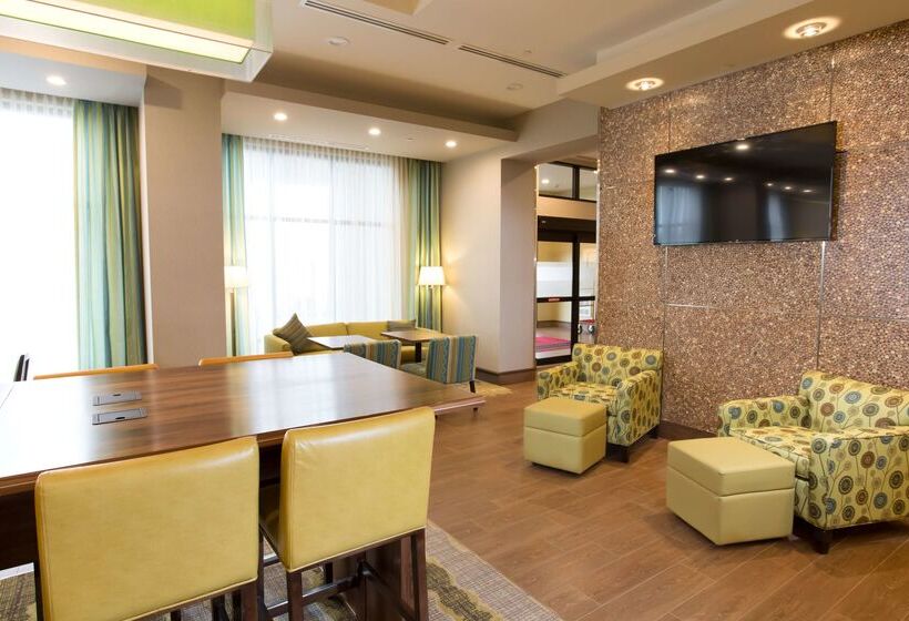 فندق Hampton Inn By Hilton Lloydminster