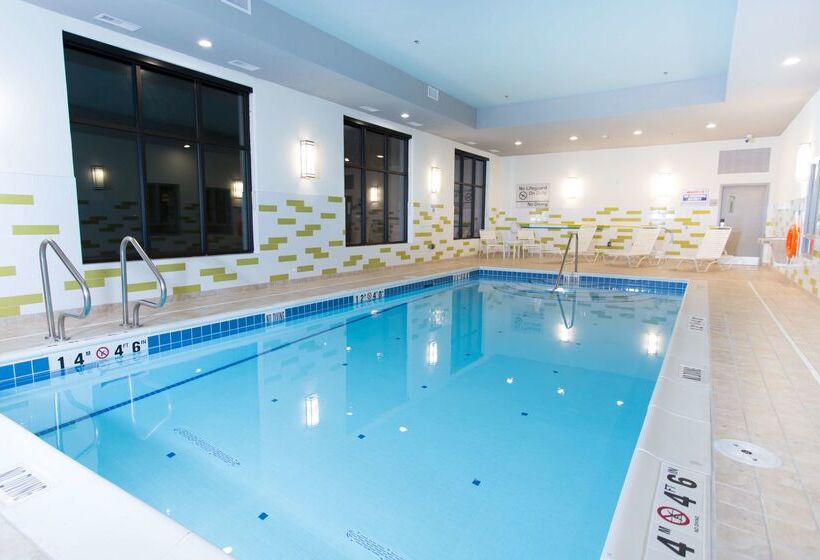 فندق Hampton Inn By Hilton Lloydminster