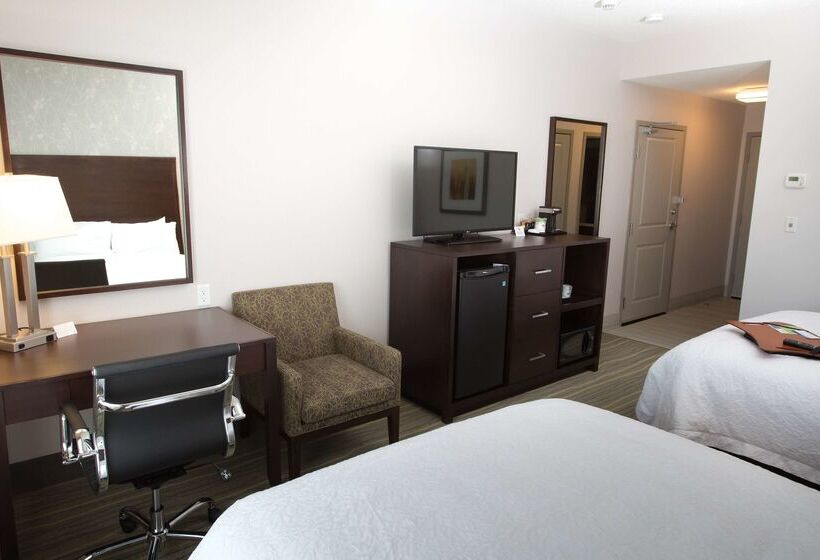 فندق Hampton Inn By Hilton Lloydminster