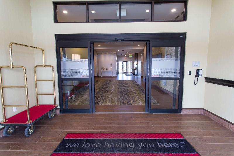 فندق Hampton Inn By Hilton Lloydminster