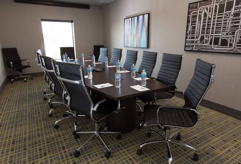 فندق Hampton Inn By Hilton Lloydminster