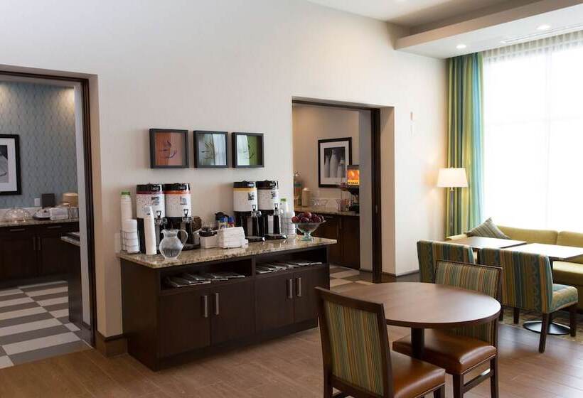 فندق Hampton Inn By Hilton Lloydminster