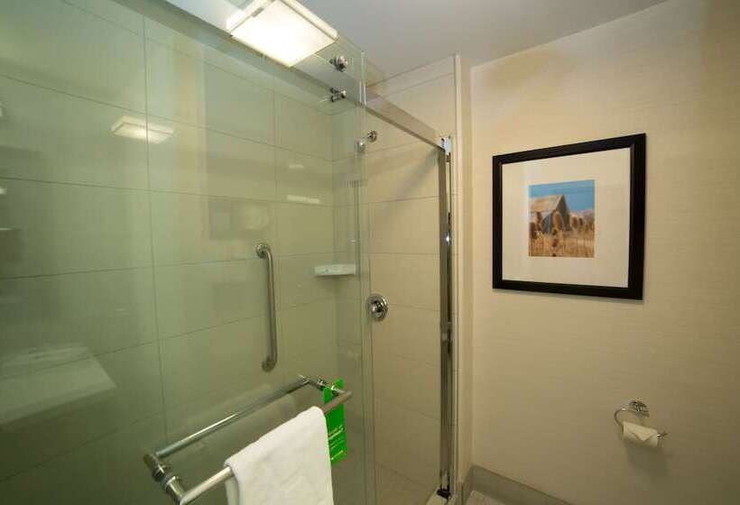 فندق Hampton Inn By Hilton Lloydminster