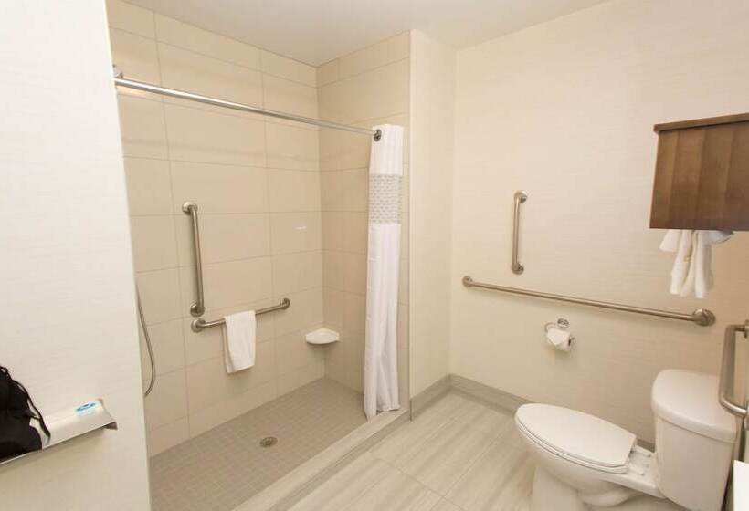 فندق Hampton Inn By Hilton Lloydminster