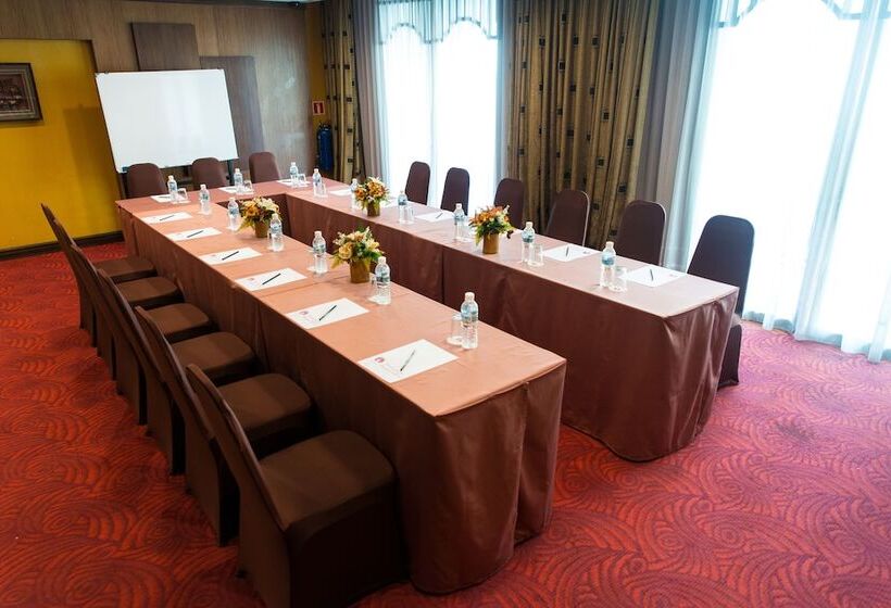 בית מלון כפרי Heritage