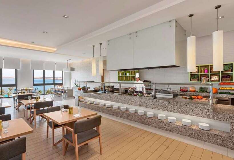 هتل Hilton Dead Sea Resort & Spa