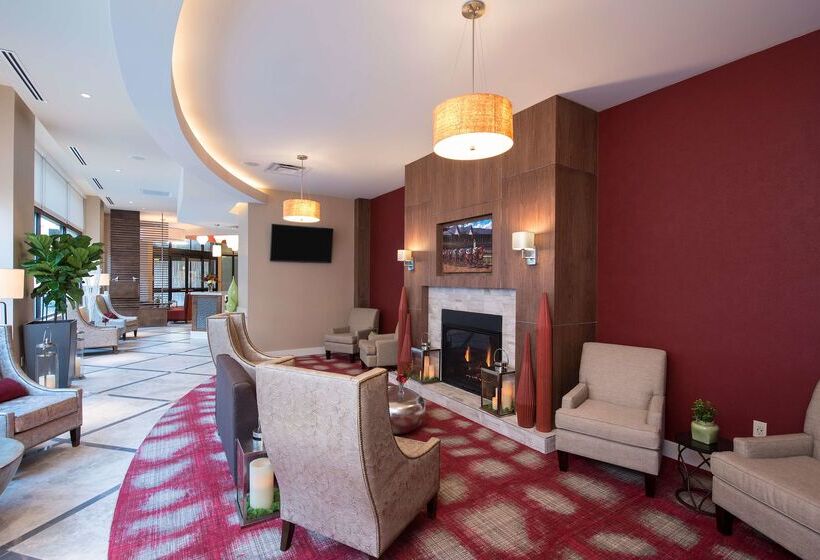 هتل Hilton Garden Inn Louisville Downtown