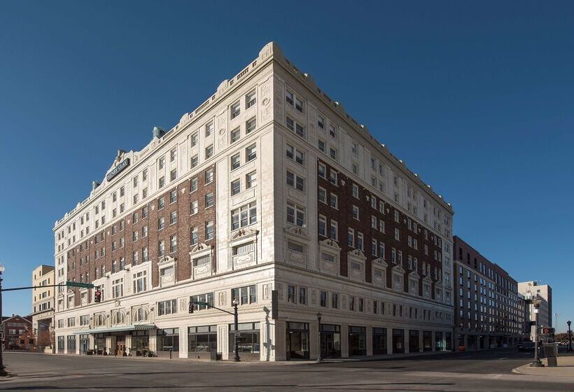 هتل Hilton Garden Inn Louisville Downtown