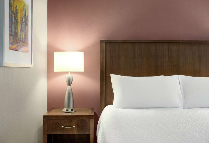 هتل Hilton Garden Inn Louisville Downtown