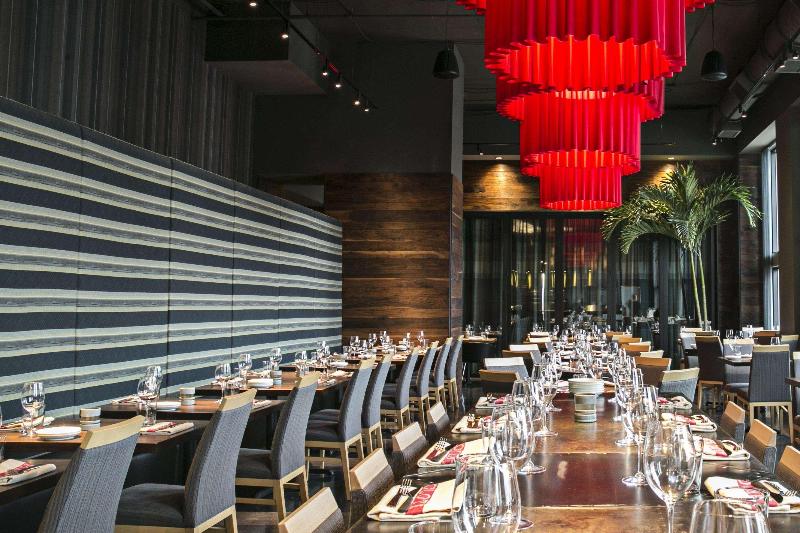 هتل Hilton Garden Inn Louisville Downtown