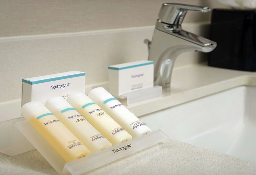 בית מלון כפרי Hilton Garden Inn Miami South Beach