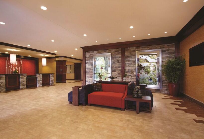 בית מלון כפרי Hilton Garden Inn Oklahoma City Bricktown