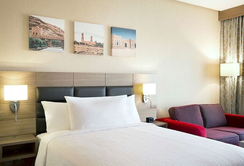 Otel Hilton Garden Inn Tabuk