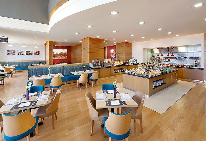 Otel Hilton Garden Inn Tabuk