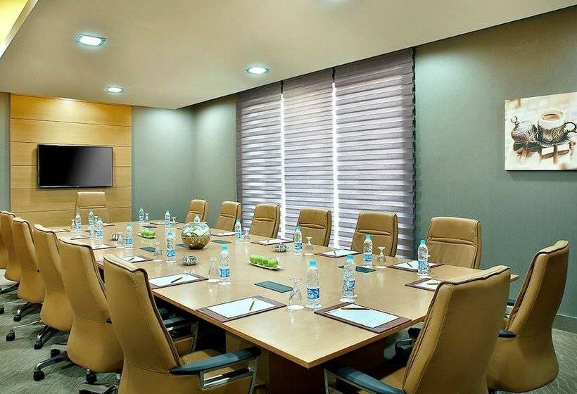 Otel Hilton Garden Inn Tabuk