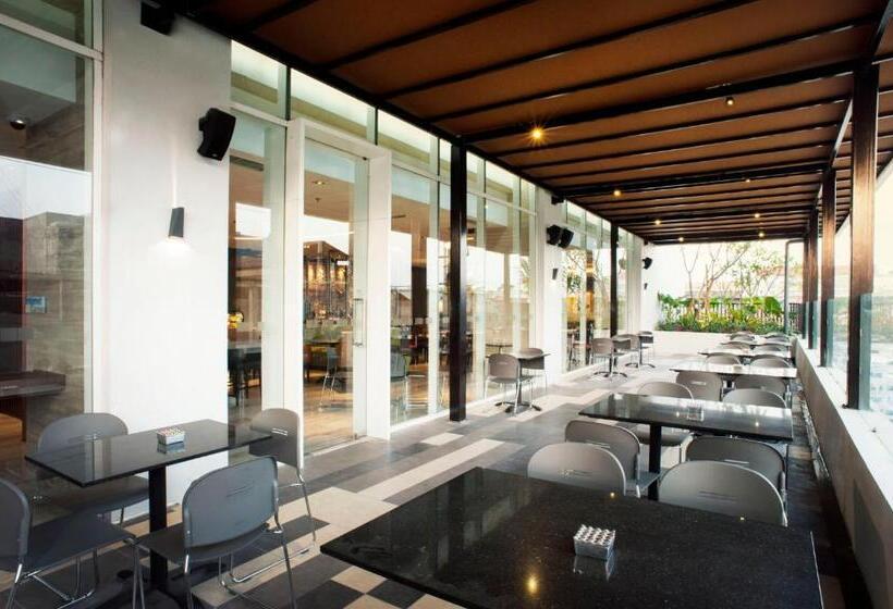 בית מלון כפרי Holiday Inn Express Surabaya Centerpoint, An Ihg