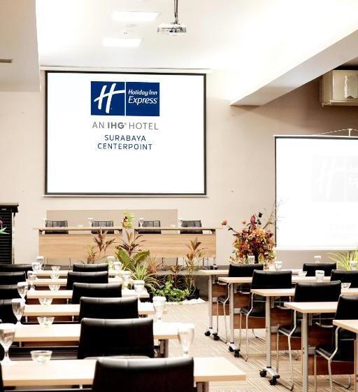 בית מלון כפרי Holiday Inn Express Surabaya Centerpoint, An Ihg