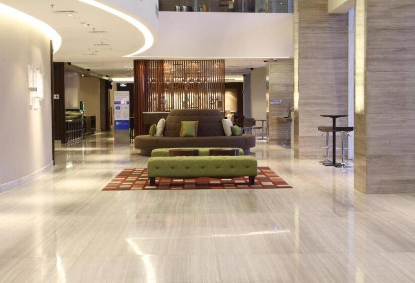בית מלון כפרי Holiday Inn Express Surabaya Centerpoint, An Ihg
