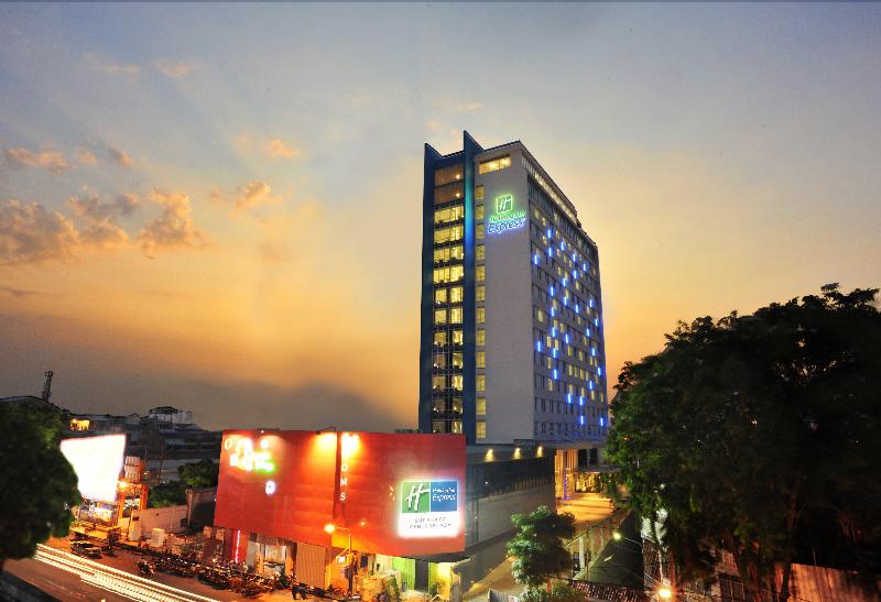 בית מלון כפרי Holiday Inn Express Surabaya Centerpoint, An Ihg